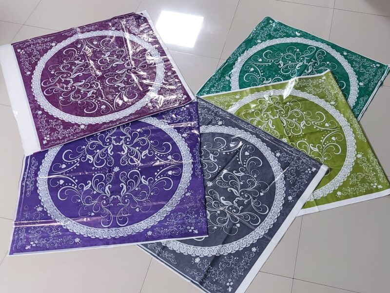 Nappe En Plastique مفارش المائدة البلاستيكية