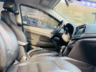 Hyundai elentra 2017